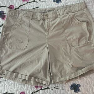 Gloria Vanderbilt Women's Beige Cargo Shorts